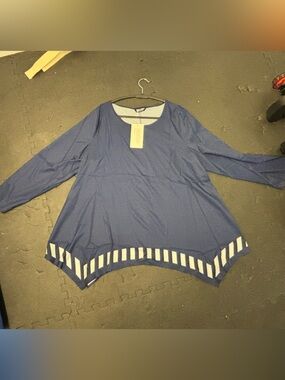 BloomChic Navy Scoop Neck Shell Top
